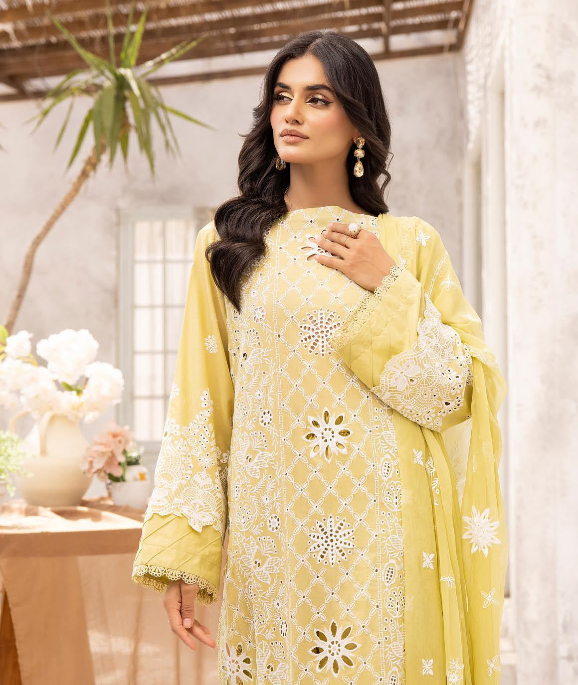 Signature white thread Collection