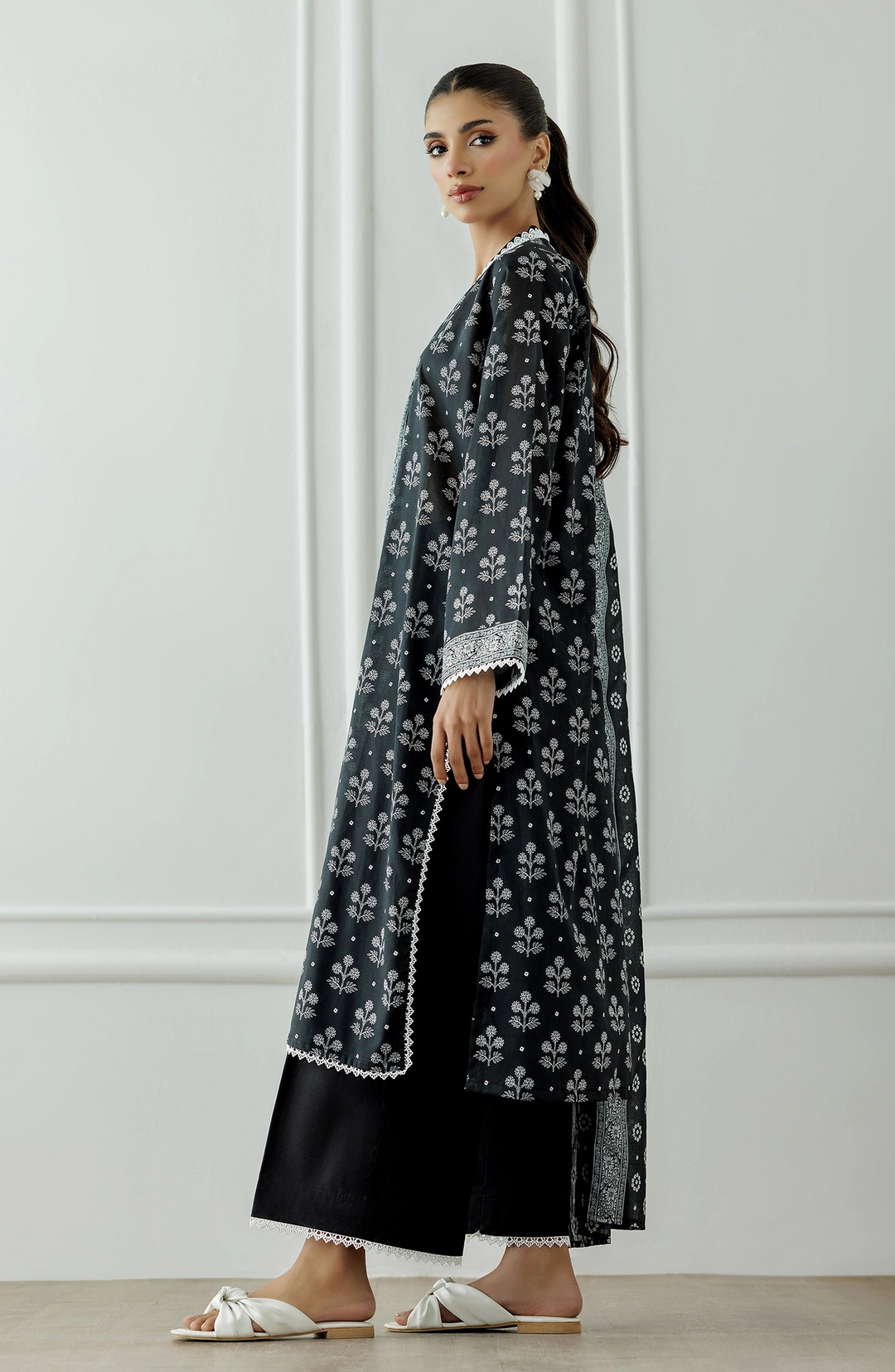 Unstitched 3 Piece Printed Lawn