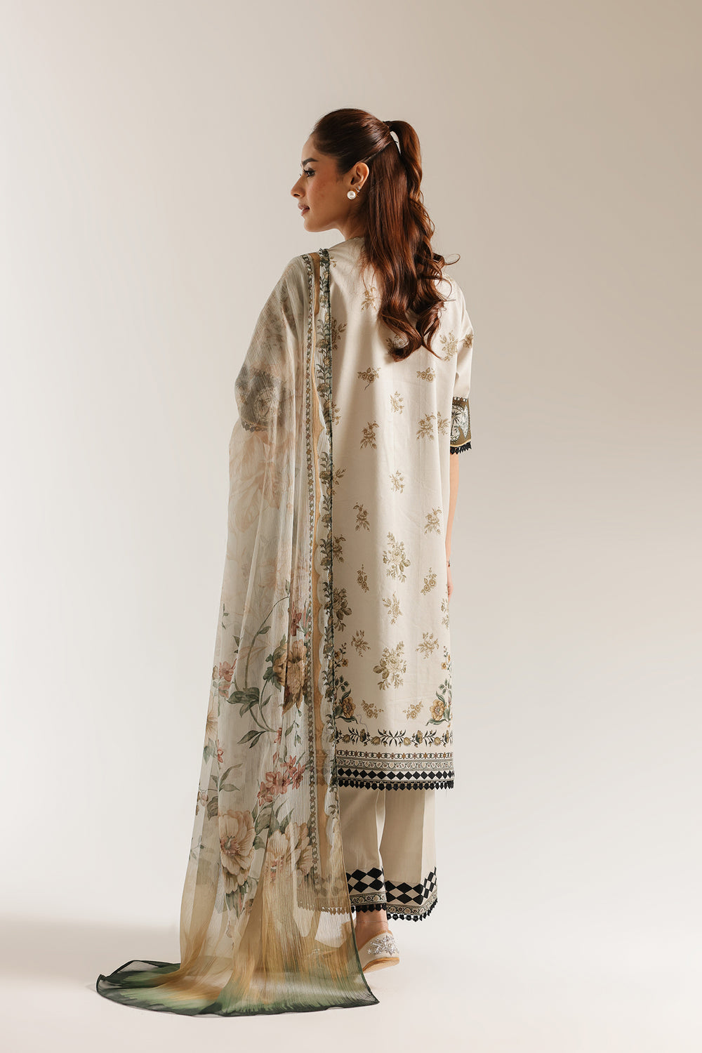 EMBROIDERED SUIT