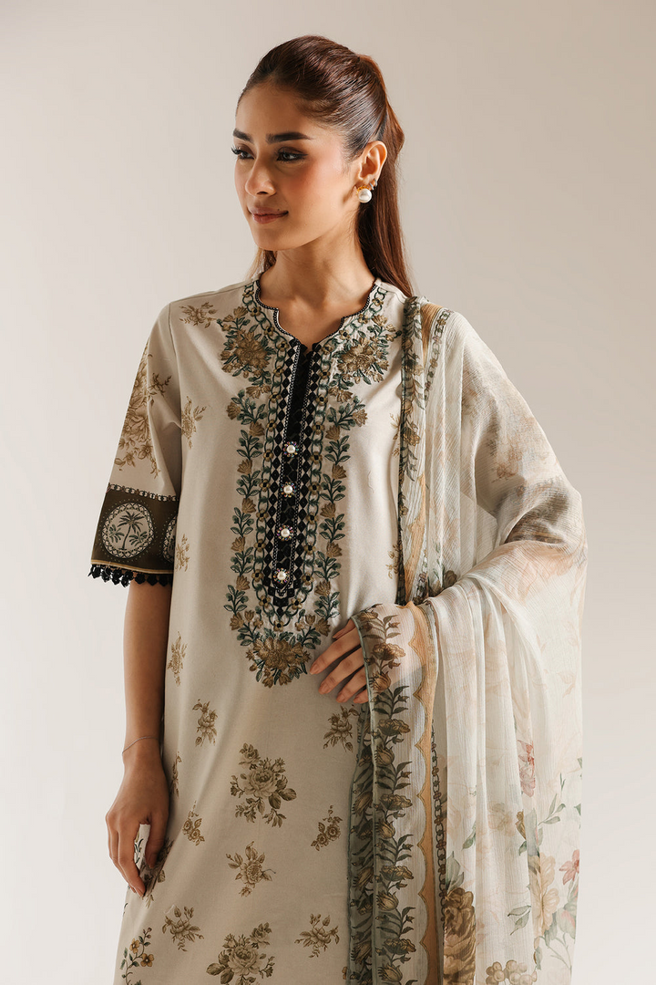 EMBROIDERED SUIT