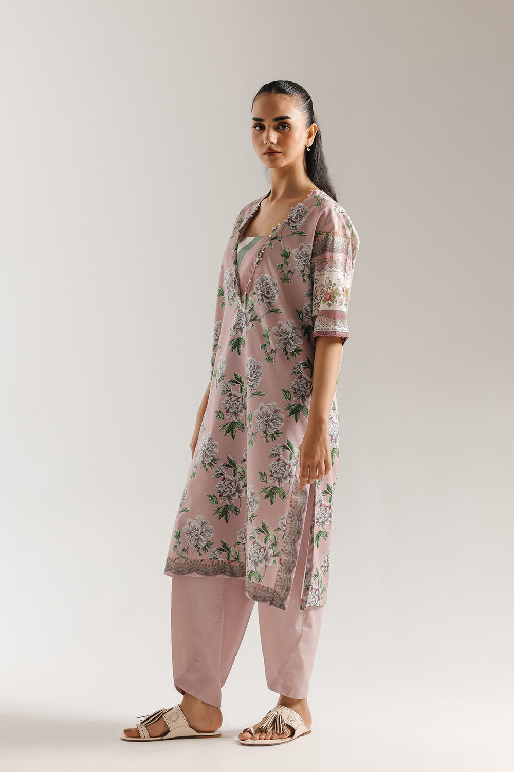 EMBROIDERED SUIT