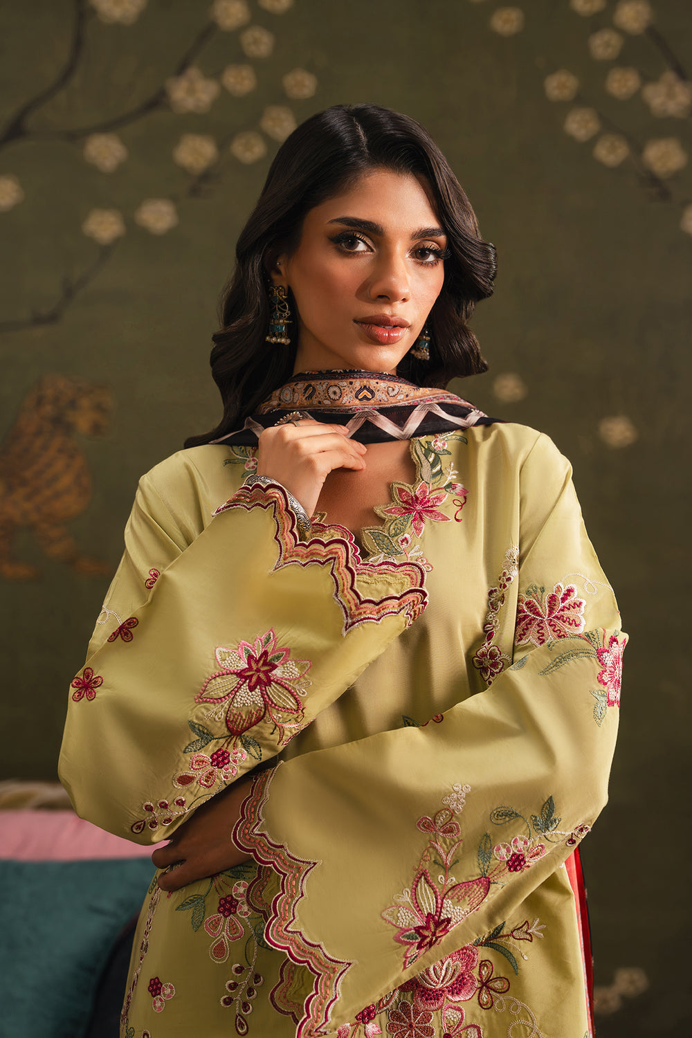 EMBROIDERED SUIT