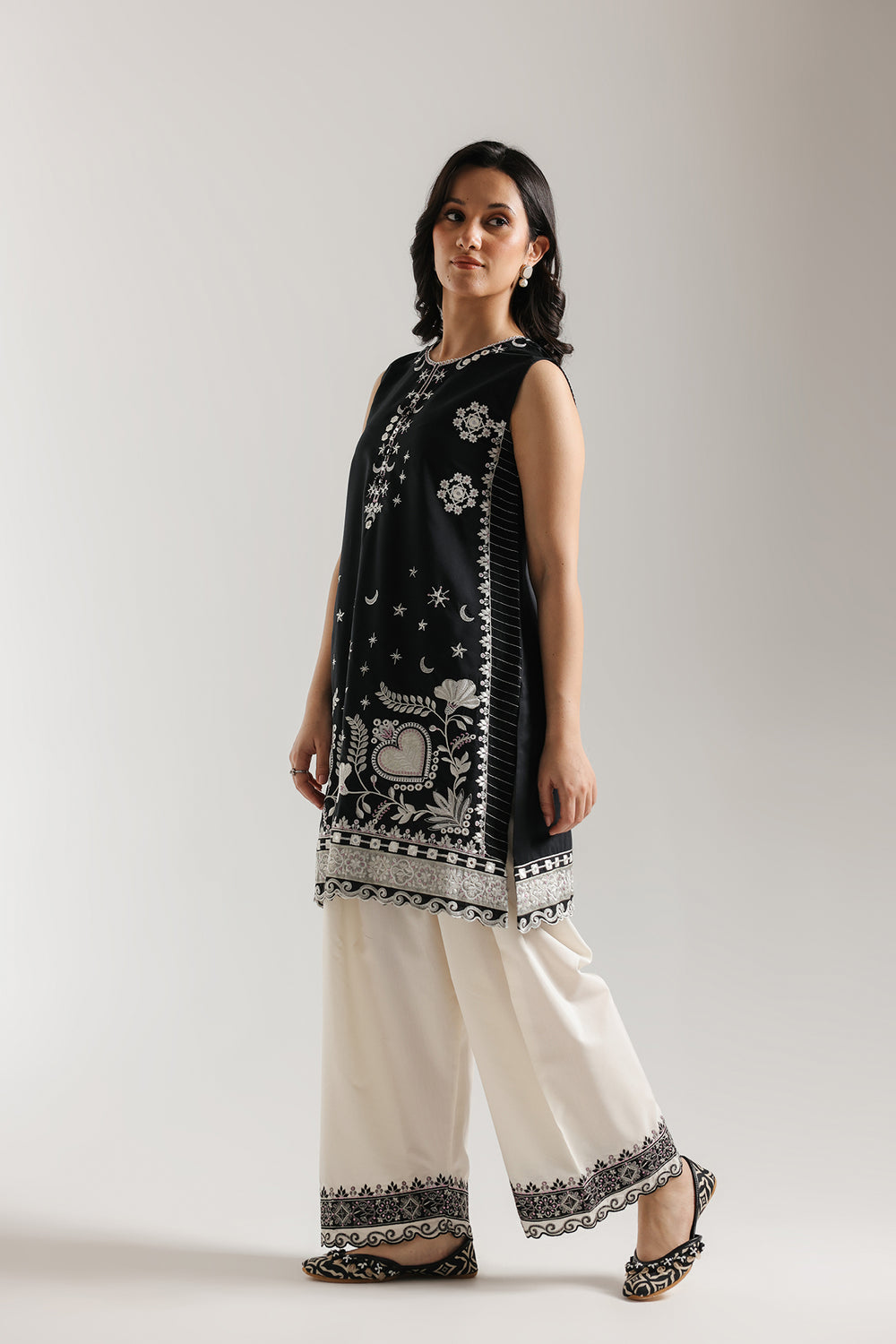 EMBROIDERED SUIT