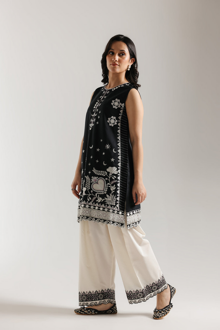 EMBROIDERED SUIT