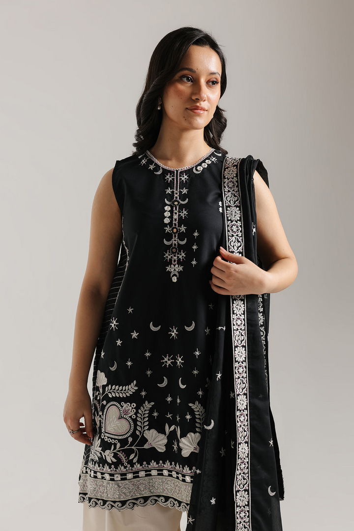 EMBROIDERED SUIT