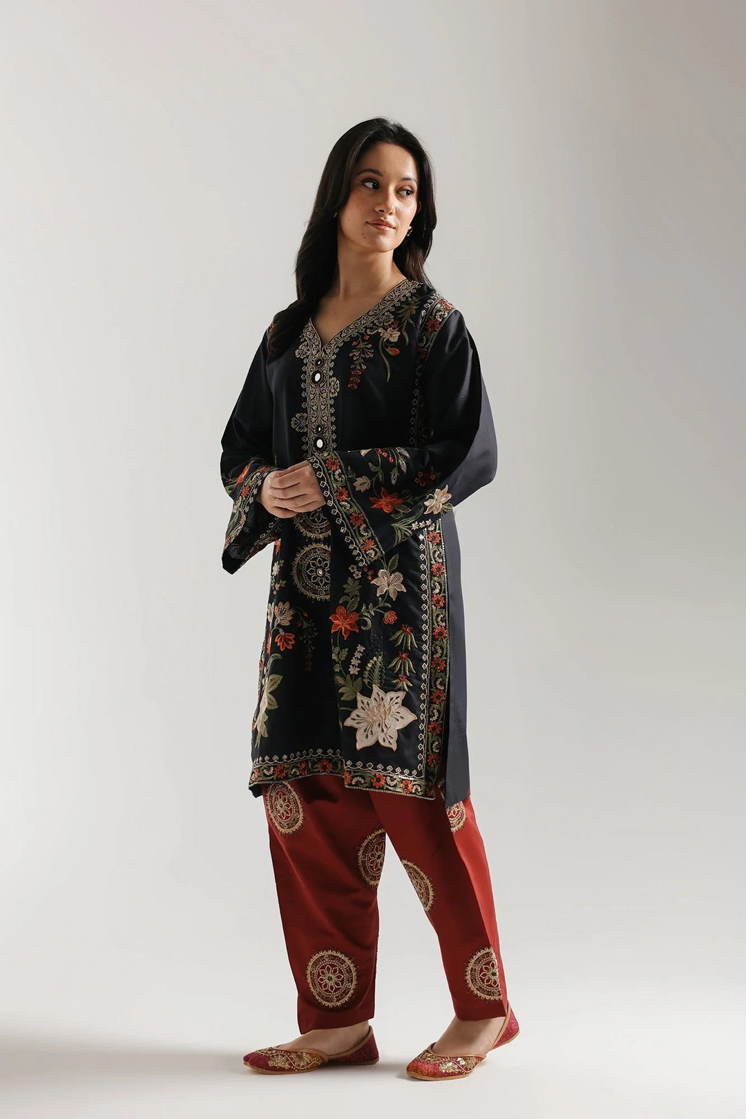 EMBROIDERED SUIT