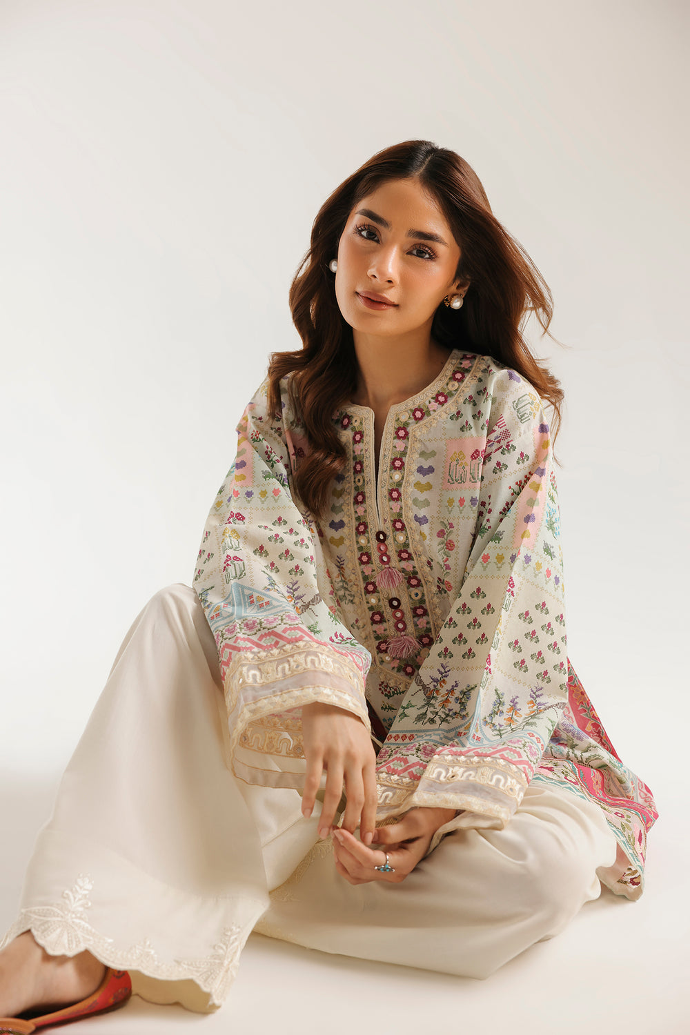 EMBROIDERED SUIT