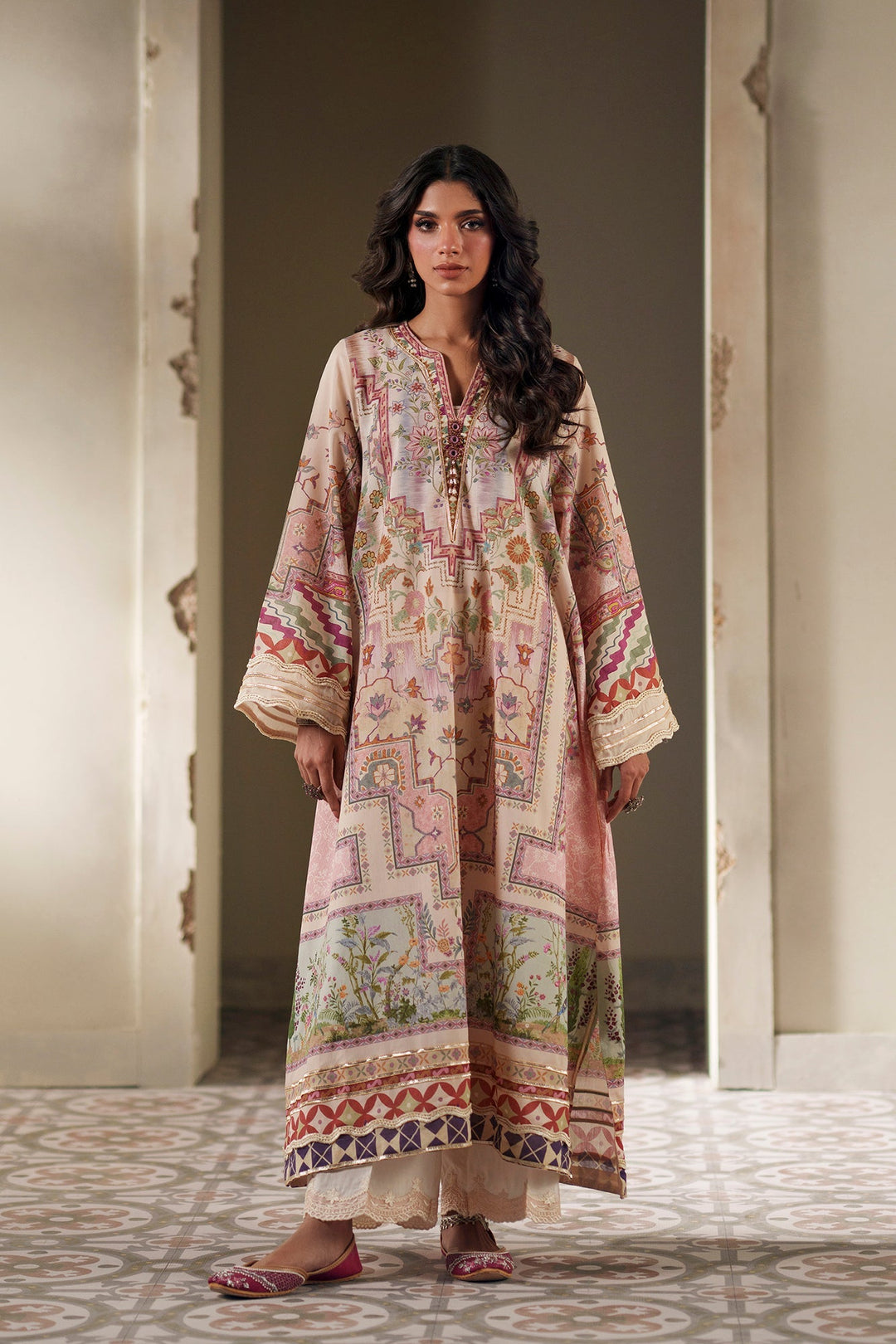 EMBROIDERED SUIT