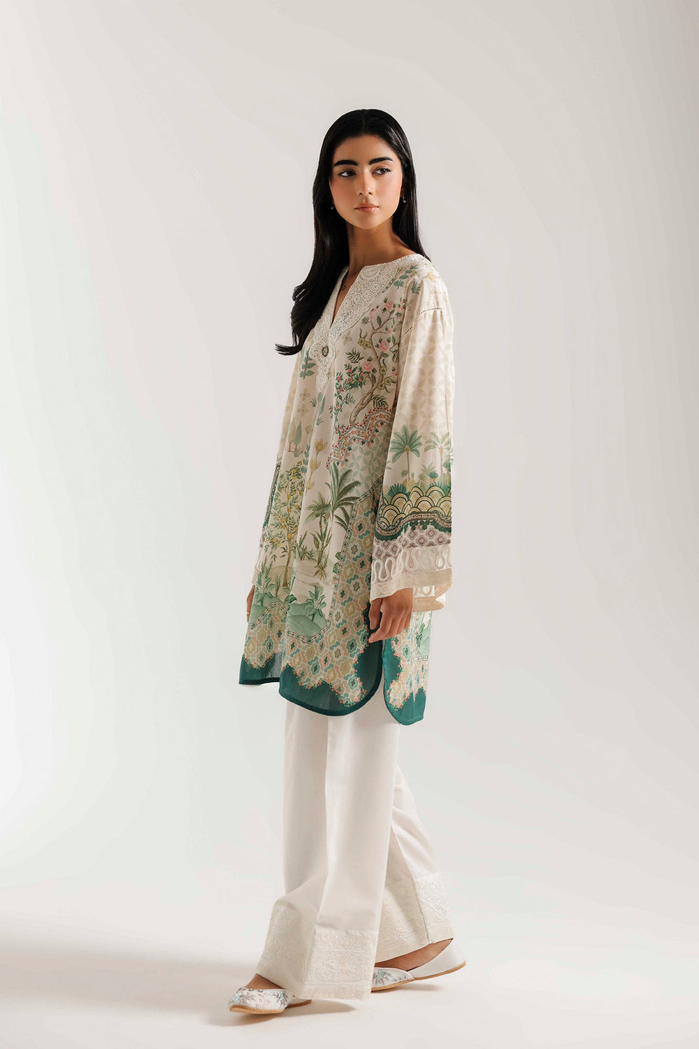 EMBROIDERED SUIT