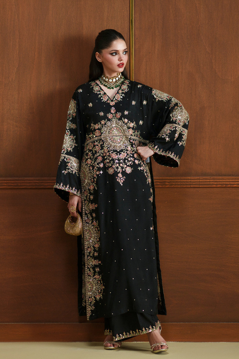 EMBROIDERED SUIT