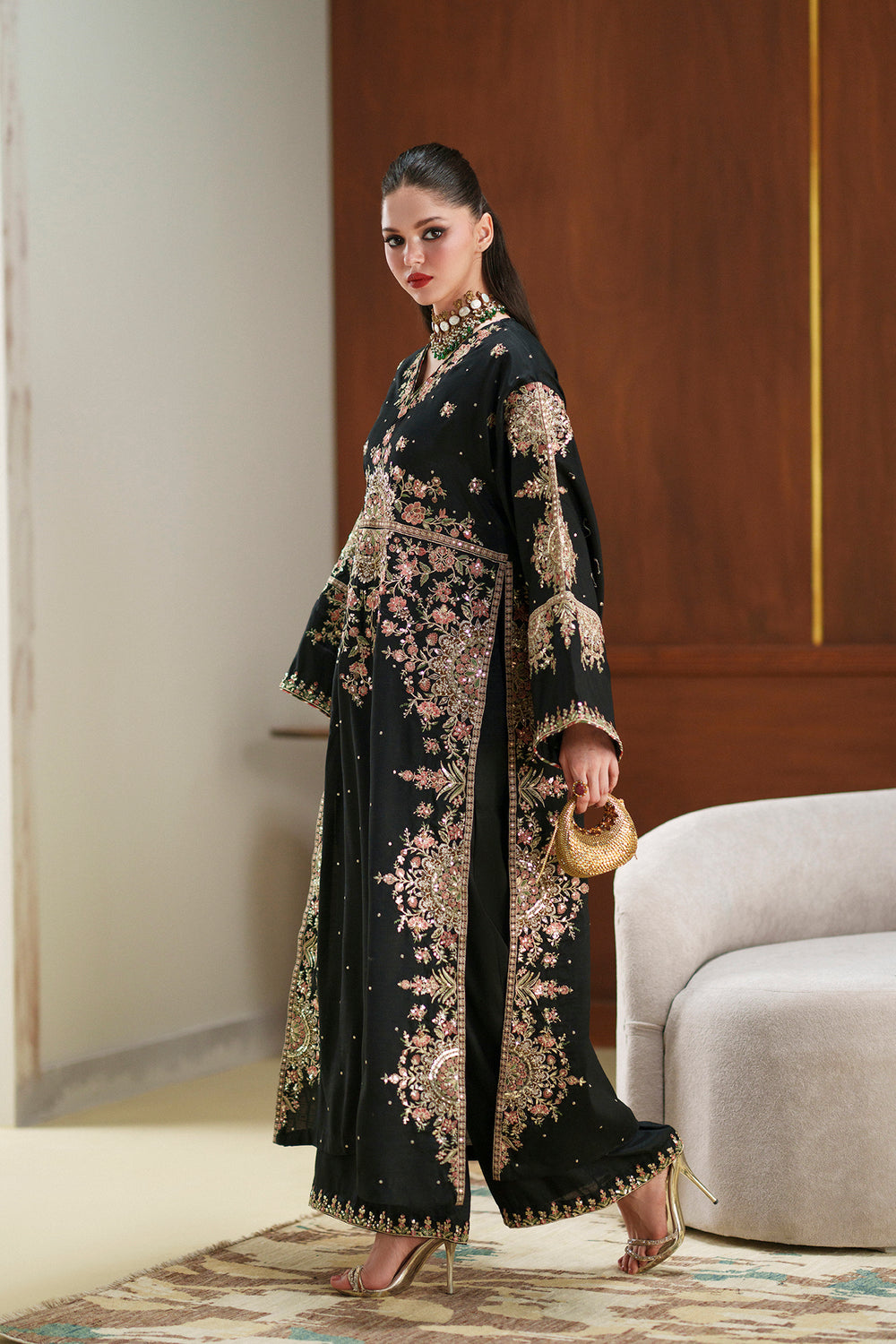 EMBROIDERED SUIT
