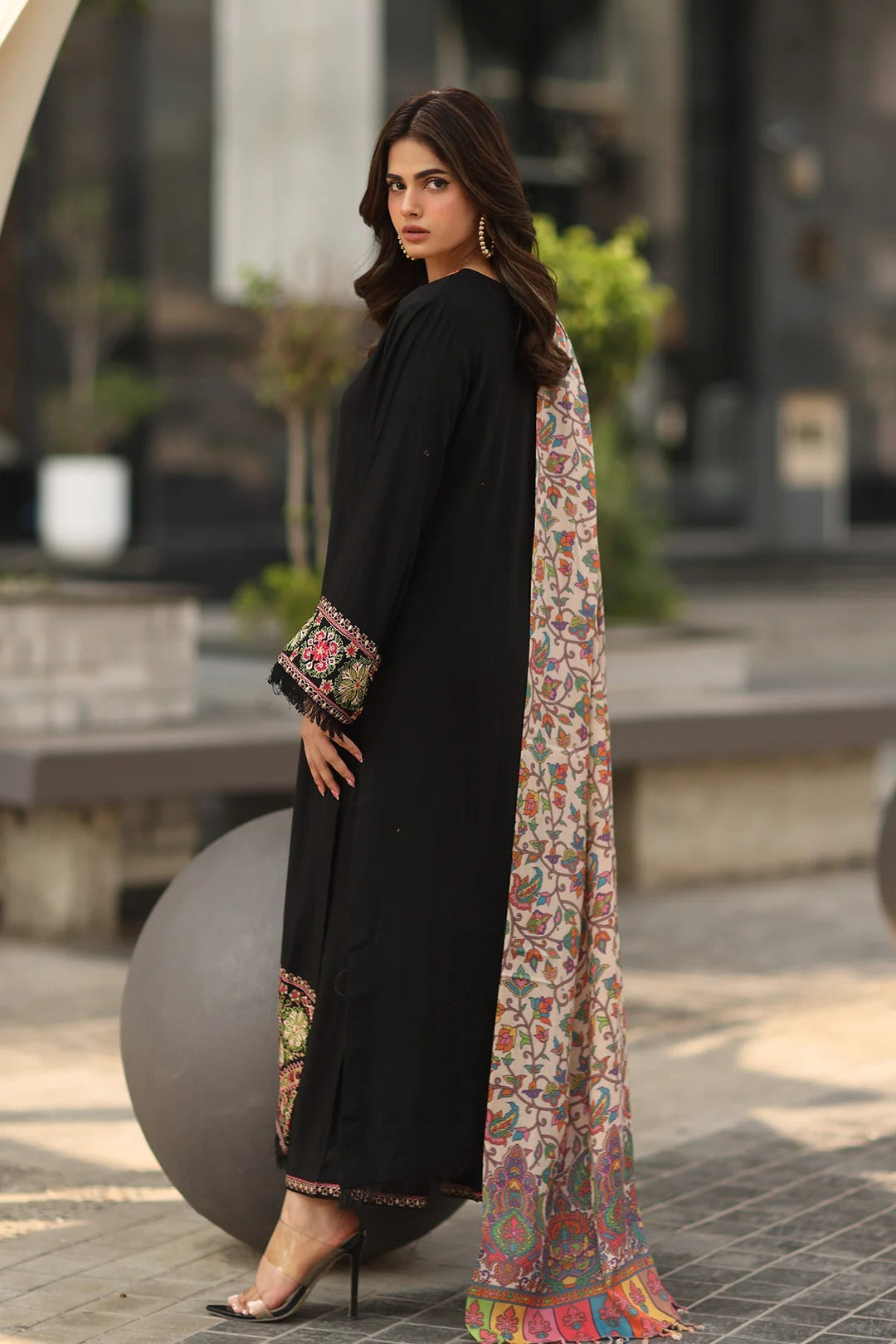 3-pc embroidered set