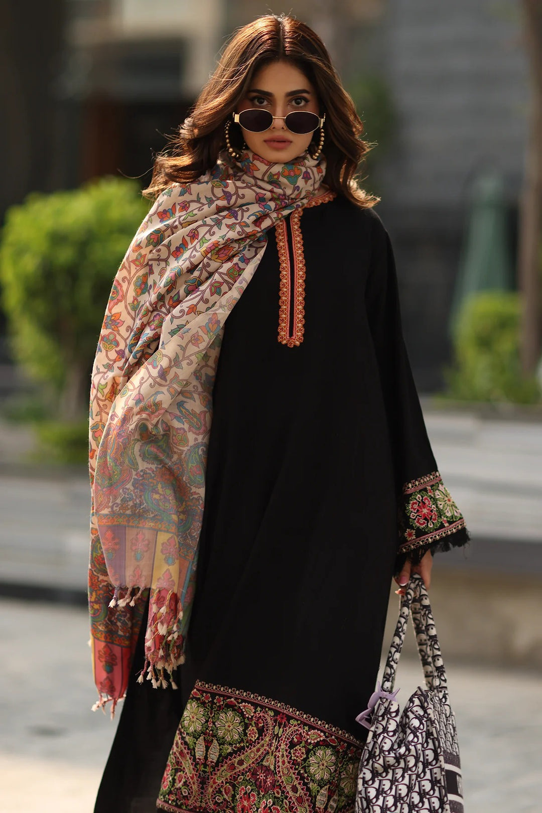 3-pc embroidered set