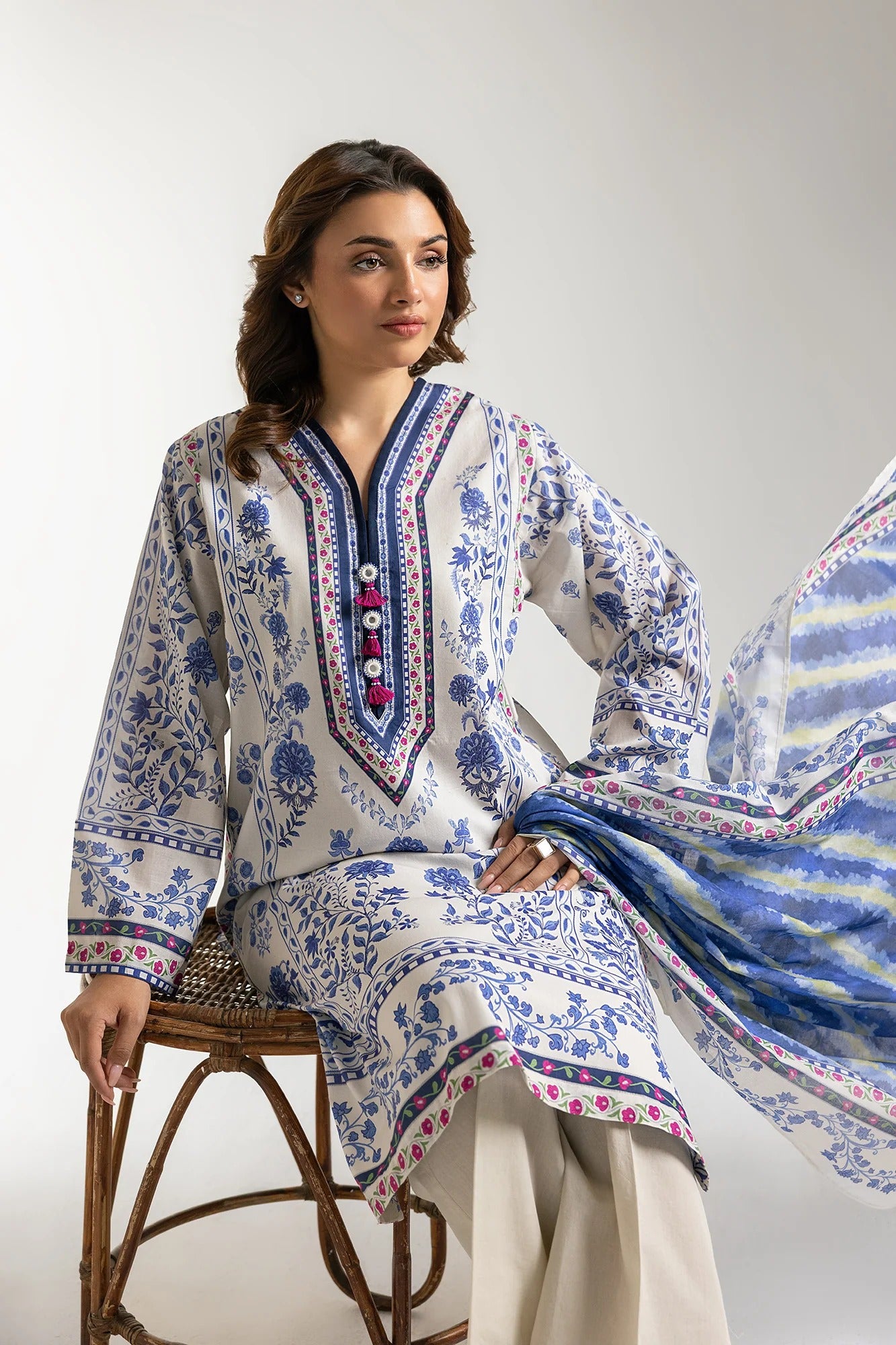 PRINTED SUIT