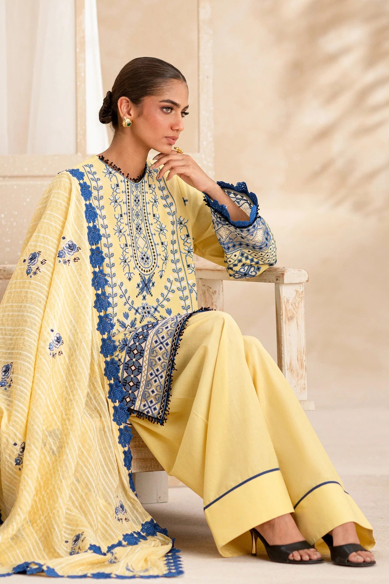 EMBROIDERED LAWN SUIT