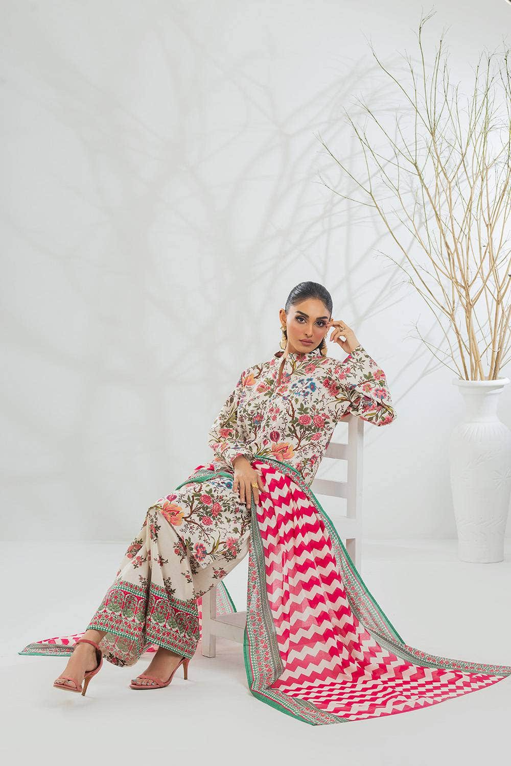 3 Piece Printed Lawn Suit IPSTD-44118