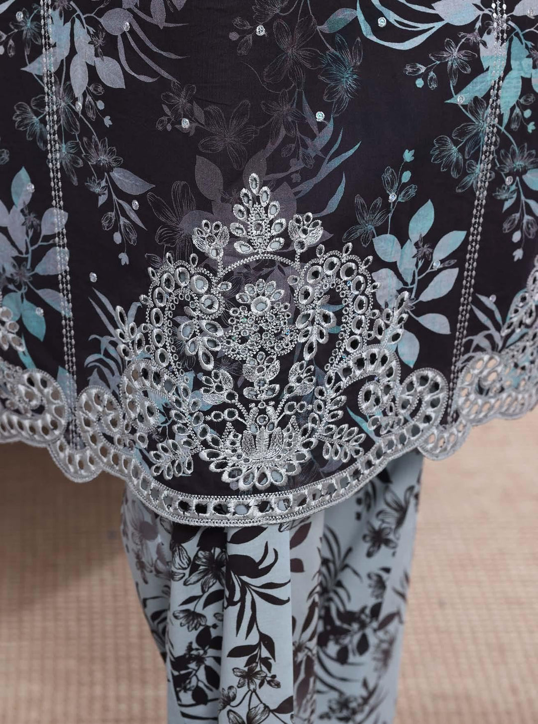 Embroidered Lawn  3Piece Stitched