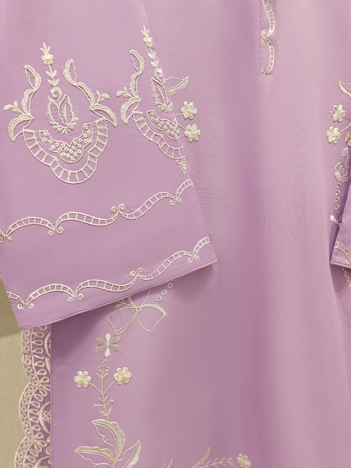 3 Piece - Embroidered Lawn Suit